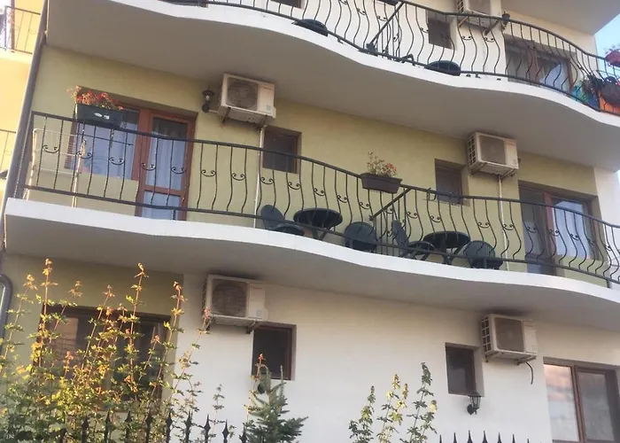 Amani & Melisa 2 Konukevi